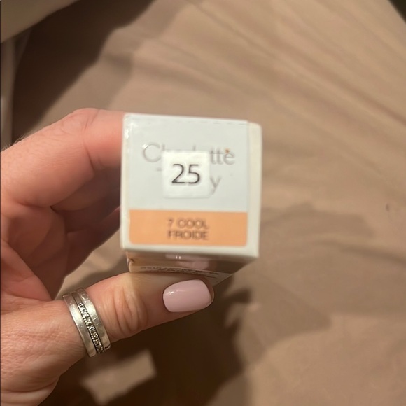 Charlotte Tilbury Beautiful Skin Foundation in Gold Packaging - Picture 5 of 6